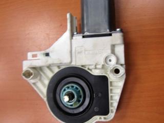 моторчик стеклоподъемника передний правый Audi A8 D4/4H 2012, 8K0959802B