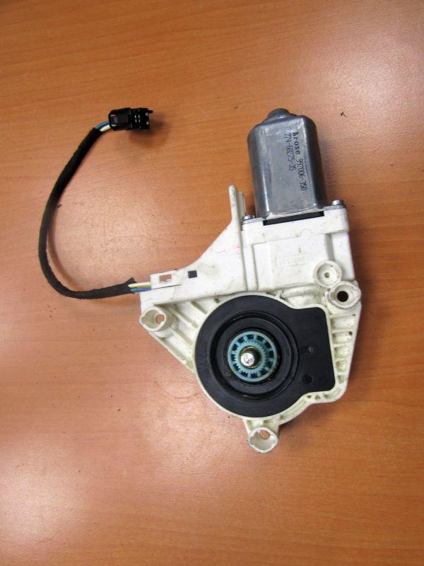 моторчик стеклоподъемника задний правый Audi A6 4F/C6 2006, 8K0959812B - фото №1