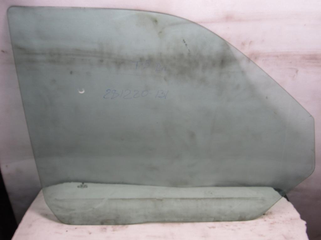 стекло двери передней правой Volkswagen Multivan T5 2004 - фото №1