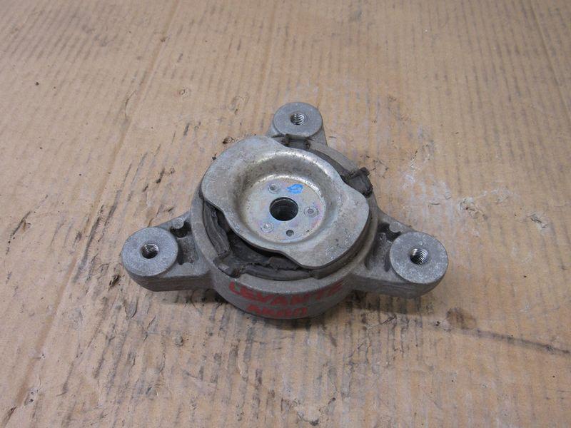 подушка крепления КПП Maserati Levante 1 поколение 2018, 3.0 л., бензин, 06700357670 - фото №1