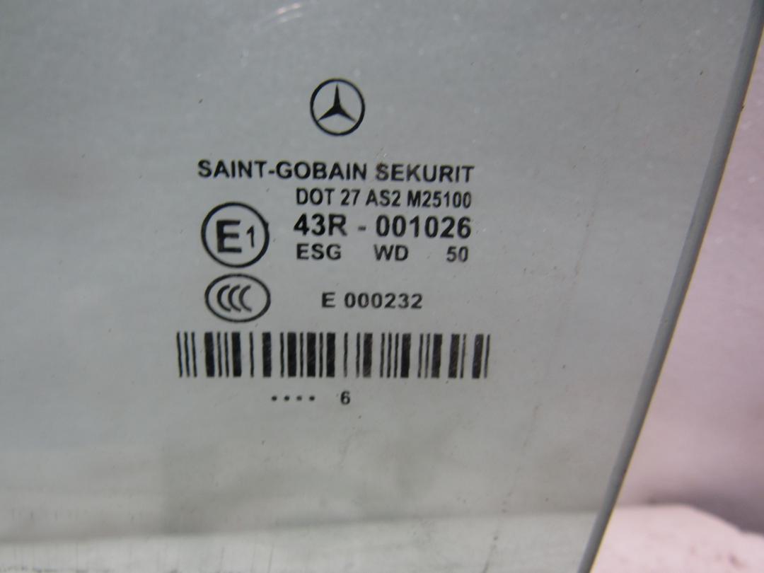 стекло двери задней левой Mercedes-Benz CLS-Класс C219 2006 - фото №1