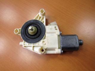 моторчик стеклоподъемника передний правый Mercedes-Benz C-Класс W204/S204 2010, 2048200242