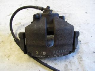 суппорт передний правый Volkswagen Passat B7 2011