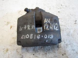 суппорт передний правый Volkswagen Passat B7 2011