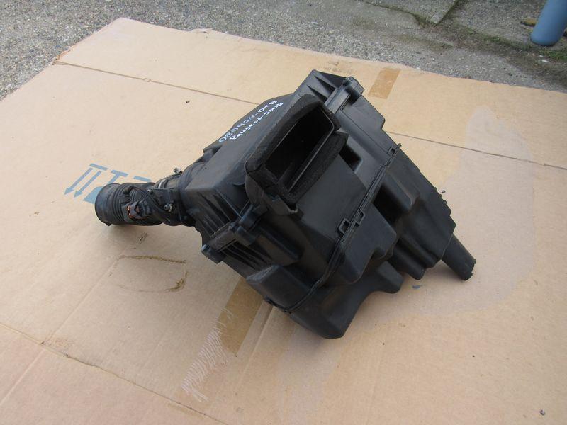 корпус воздушного фильтра Peugeot 5008 2 поколение 2020, 2.0 л., дизель, 9676423480 - фото №1