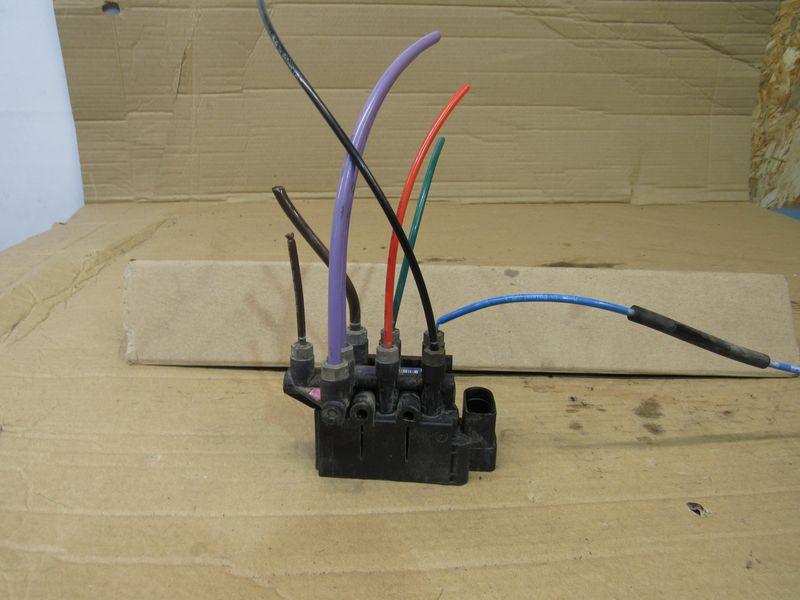 клапан компрессора пневмоподвески Audi Q7 4M 2016, 3.0 л., дизель, 4M0616013A - фото №1