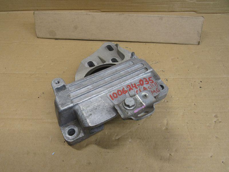 подушка крепления двигателя Mercedes-Benz CLA-Класс C118 2020, 4.5 л., бензин, 1772404400, 2472410100 - фото №1