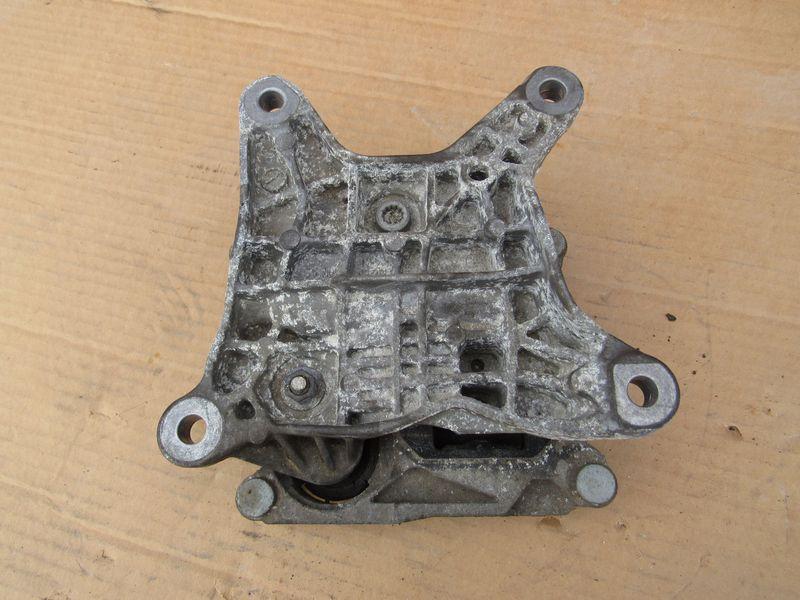 подушка крепления КПП Audi Q7 4M 2018, 3.0 л., дизель, 4M0399153M - фото №1