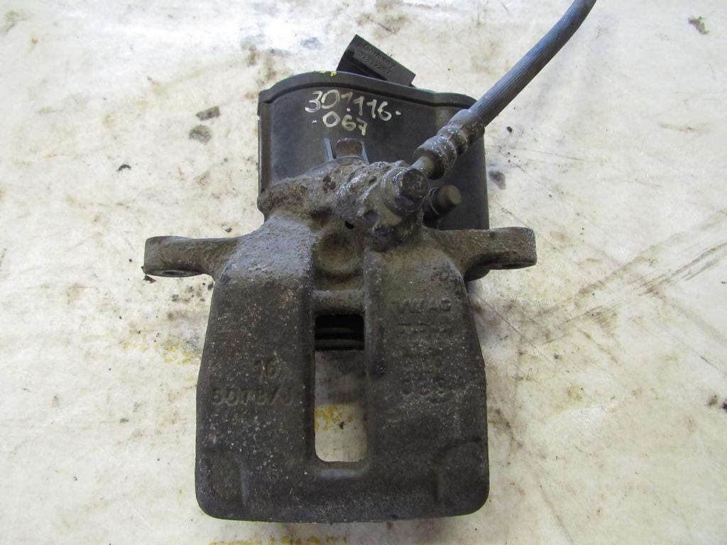 суппорт задний левый Volkswagen Passat CC 1 поколение 2012 - фото №1