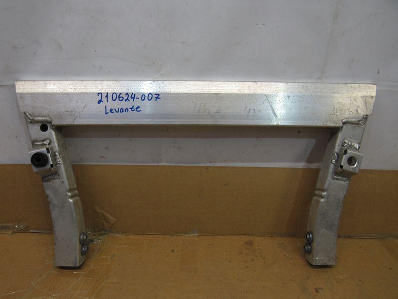 балка под радиатор Maserati Levante 1 поколение 2018, 3.0 л., бензин - фото №1