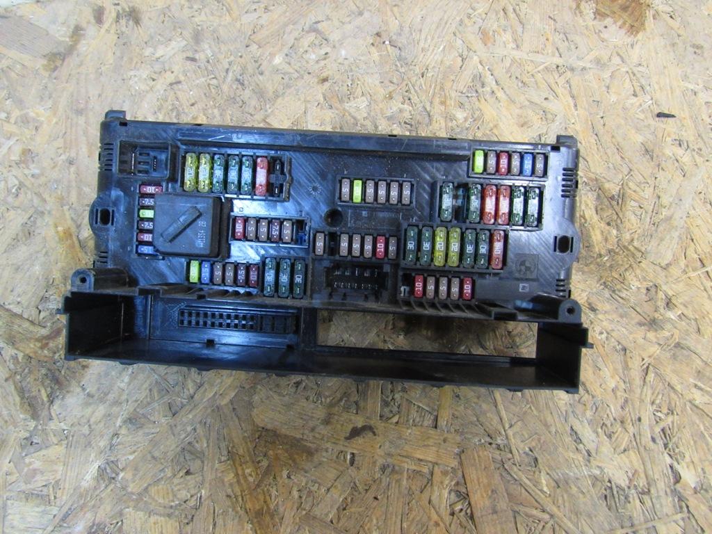 блок предохранителей BMW 5 серия F07/F10/F11 2012, 9252815 - фото №1
