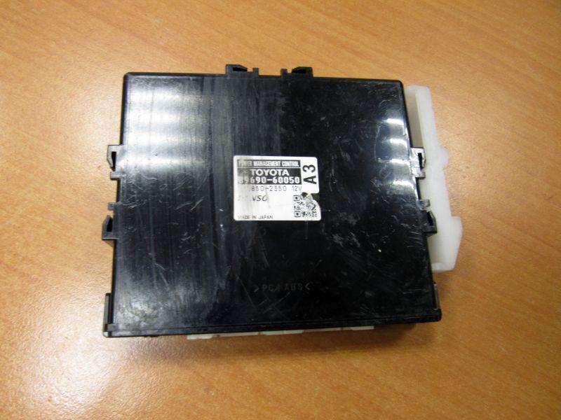блок управления (другие) Toyota Land Cruiser J200 2011, 89690-60050 - фото №1