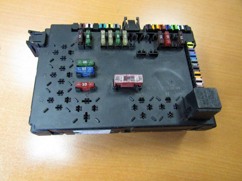 блок предохранителей Mercedes-Benz S-Класс W221 2008, 2215403250 - фото №1