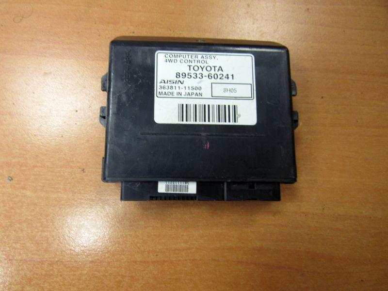 блок управления полным приводом Toyota Land Cruiser J200 2011, 89533-60241 - фото №1