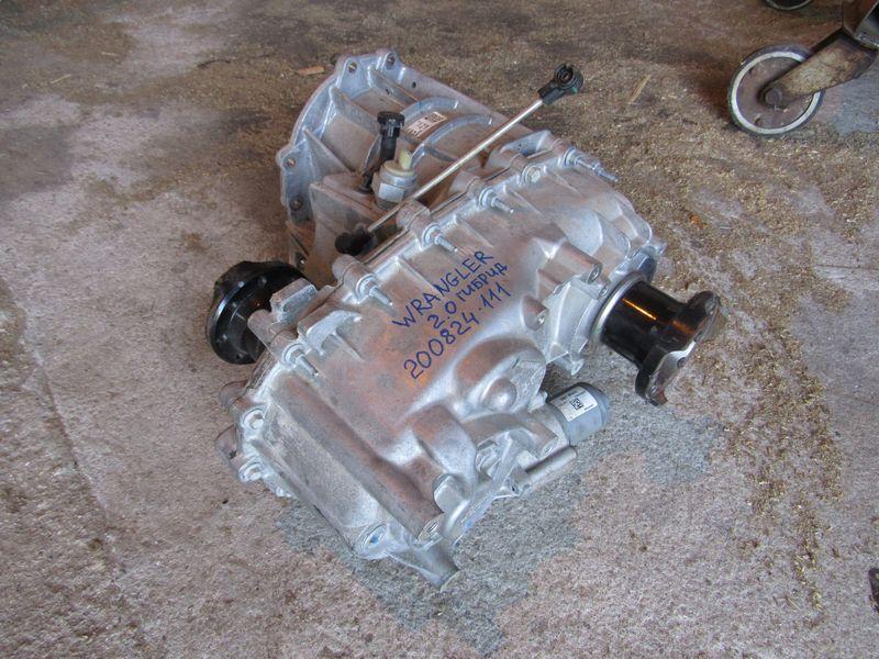 раздаточная коробка Jeep Wrangler 4 поколение 2022, 2.0 л., гибрид, 68395037AC - фото №1