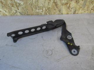 петля капота правая Audi A8 D4/4H 2012, 4H0823302D