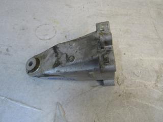 кронштейн двигателя Mercedes-Benz C-Класс W204 [рестайлинг] 2011, 1.8 л., M 271.860, бензин, 2712232304