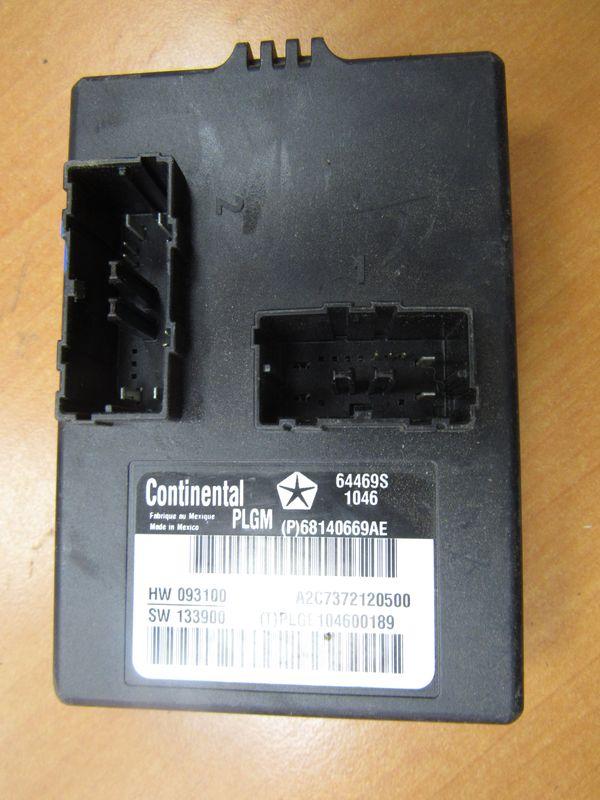 блок управления (другие) Jeep Cherokee 5 поколение 2015, P68140669AE - фото №1