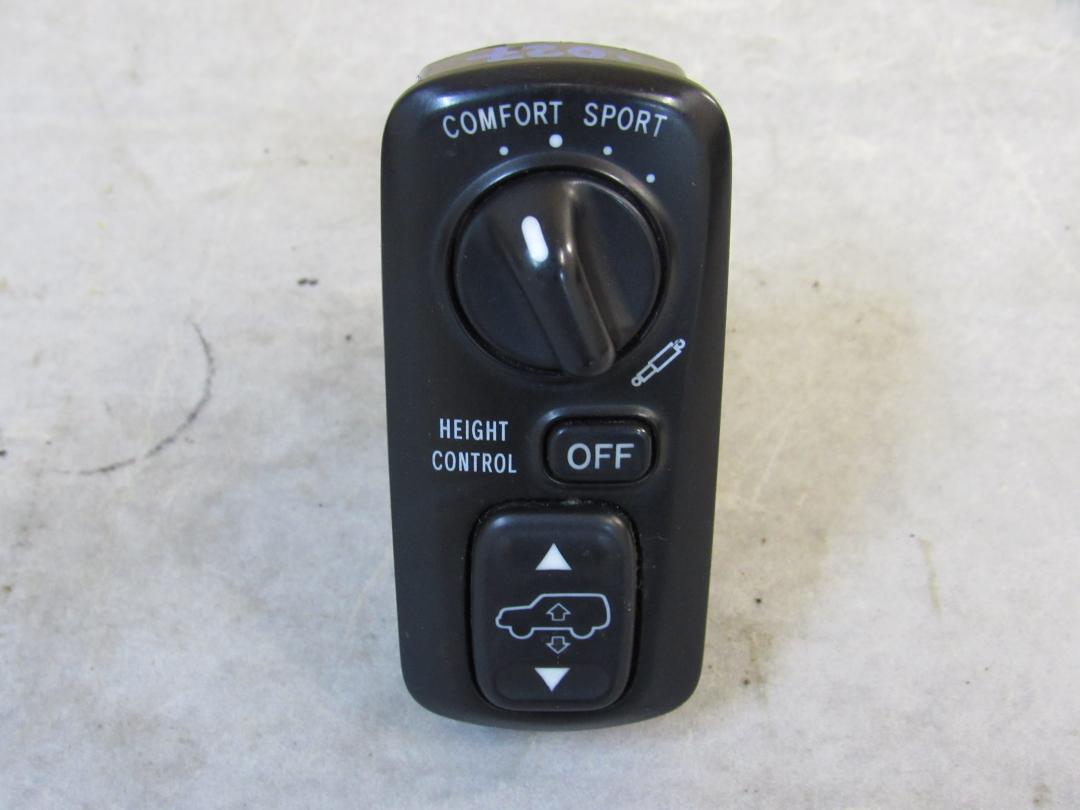 блок управления подвеской Toyota Land Cruiser J100 1998, 758522 - фото №1