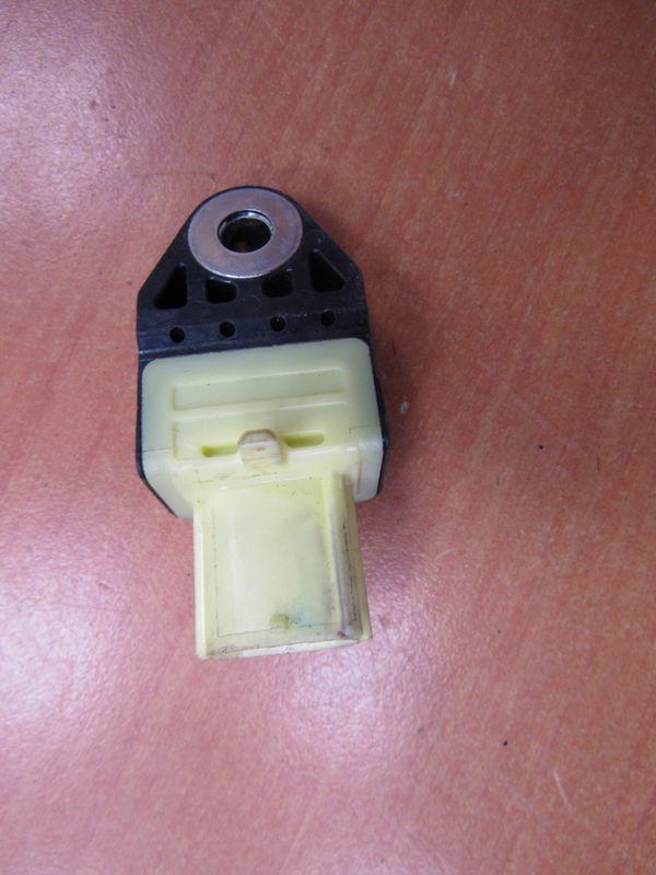 датчик удара Lexus LX 3 поколение 2011, 89831-60040 - фото №1