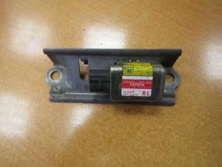 датчик AirBag Toyota Land Cruiser J100 [рестайлинг] 2003, 89830-60010