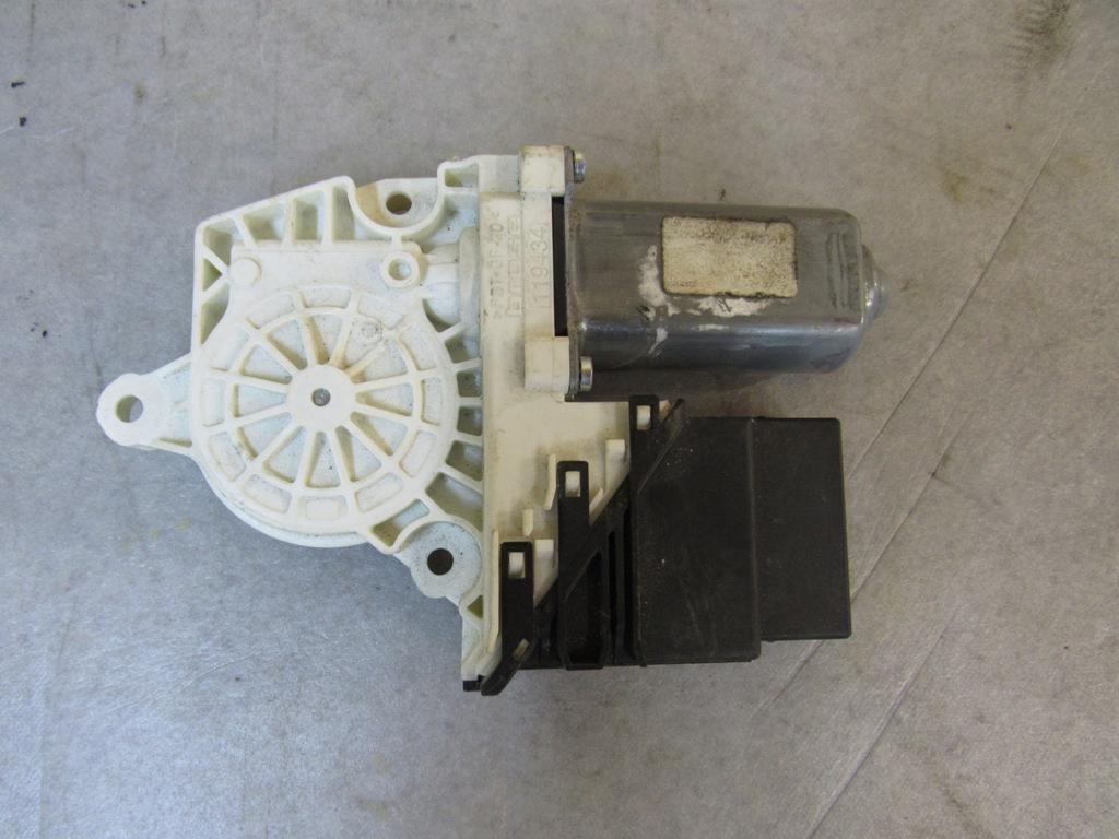 моторчик стеклоподъемника задний правый Volkswagen Golf 6 поколение 2008, 5K0959794 - фото №1