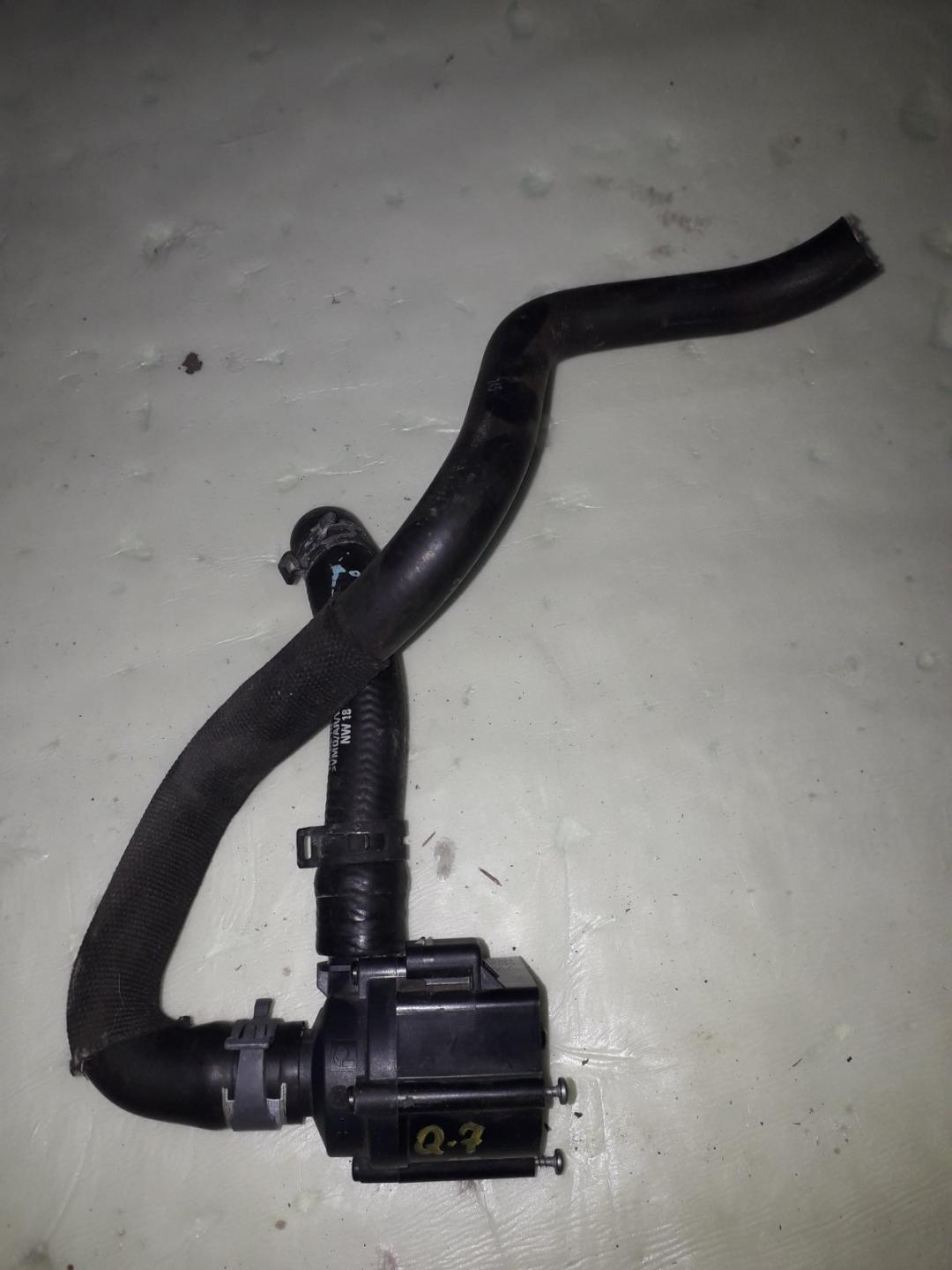 помпа Audi Q7 4M 2016, 06H121601N - фото №1