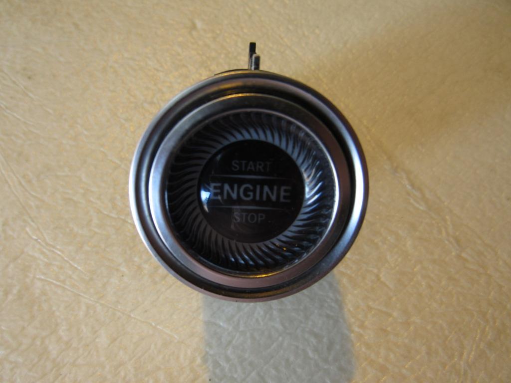 кнопка запуска двигателя Mercedes-Benz E-Класс W213/S213/C238/A238 2016, 2139055500 - фото №1