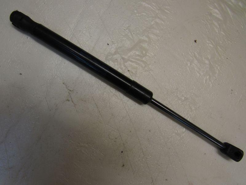 амортизатор капота Audi A6 4G/C7 2012, 4G8823359A - фото №1