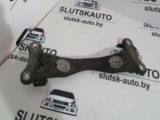 кронштейн КПП BMW 3 серия E90/E91/E92/E93 2006, 1.8 л., бензин, МКПП, серебристый металлик, седан, правый руль