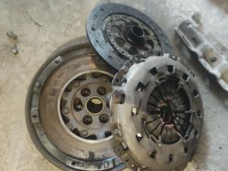 комплект сцепления BMW 3 серия E90/E91/E92/E93 2006, 1.8 л., бензин, МКПП, серебристый металлик, седан, правый руль