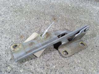 петля капота левая Nissan Primera P11 [рестайлинг] (1999 - 2002)