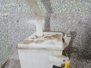 бачок омывателя Nissan Primera P11 (1996 - 2000), 289102F700