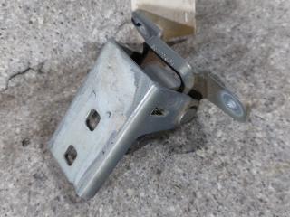 петля двери Opel Meriva 2 поколение (B) (2010 - 2014)