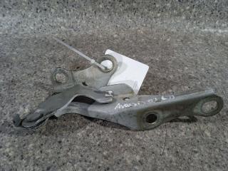 петля капота левая Toyota Avensis 2 поколение (T250) [рестайлинг] (2006 - 2009)