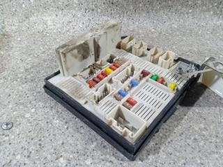 блок предохранителей Renault Megane 2 поколение [рестайлинг] (2006 - 2012), 1.5 л., DCi, K9K 732, дизель, 8200481866-F