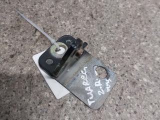 петля двери Volkswagen Touareg 1 поколение (2002 - 2007)