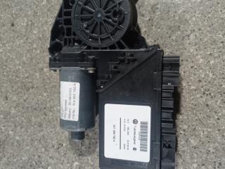 стеклоподъемник передний правый Volkswagen Touareg 1 поколение (2002 - 2007)