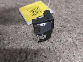 кнопка стеклоподъемника двери задней левой Volkswagen Touareg 1 поколение (2002 - 2007)