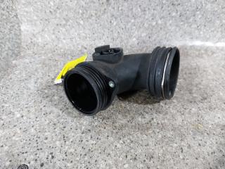 патрубок интеркулера Volkswagen Touareg 1 поколение (2002 - 2007), 2.5 л., дизель, 7L6145795E
