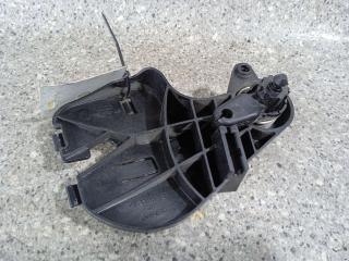 механизм открытия капота (кронштейн в салоне) Audi A6 Allroad Quattro C7 (2012 - 2014), 3.0 л., дизель, АКПП, универсал, 8T1823633