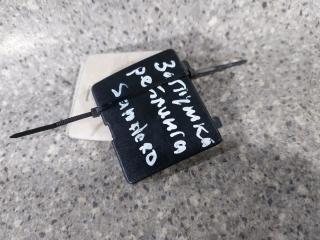 крышка (заглушка) рейлинга Dacia Sandero 2 поколение [рестайлинг] (2017 - 2025), 0.9 л., TCE, бензин, МКПП, хетчбэк 5 дв., 738827902R