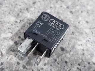 реле (прочие) Volkswagen Passat B5 [рестайлинг] (2000 - 2005), 1.9 л., AJM, дизель, МКПП, 8Z0951253