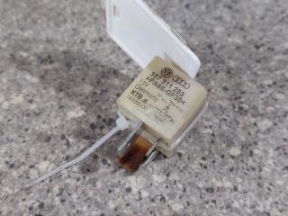 реле накала свечей Volkswagen Touareg 1 поколение (2002 - 2007), 2.5 л., TDi, дизель, МКПП, полный привод, 357911253, 14030000