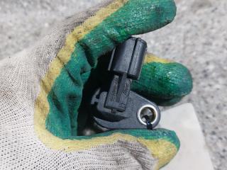 датчик распредвала Mazda 6 GG (2002 - 2005), 2.0 л., бензин, МКПП, 1S7F12K073AD