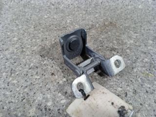 петля крышки багажника Dacia Sandero 2 поколение [рестайлинг] (2017 - 2025), 0.9 л., TCE, бензин, МКПП, хетчбэк 5 дв., 844002579R