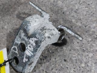 петля двери Nissan Tiida C11 (2004 - 2008)