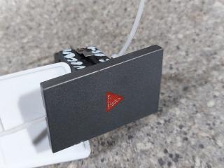 кнопка аварийной сигнализации Opel Vectra C [рестайлинг] (2005 - 2009), 13138255