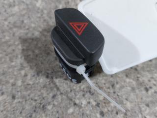 кнопка аварийной сигнализации Ford Focus 2 поколение (2004 - 2008), 4M5T-13A350-AC