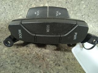 кнопки управления на руле Chevrolet Captiva 1 поколение (2006 - 2011), 2.0 л., VCDi, Z 20 S1, дизель, МКПП, полный привод, 96628528